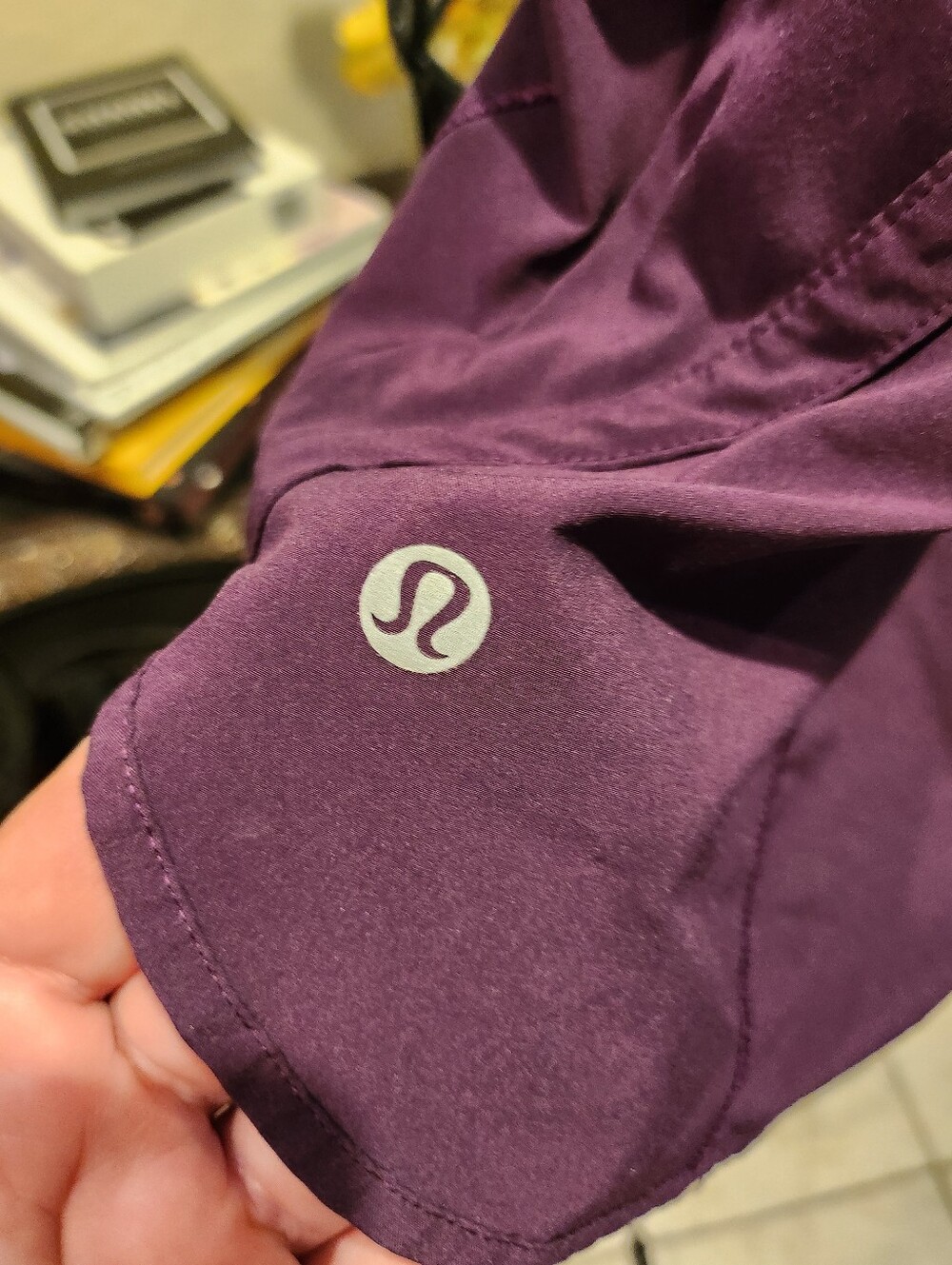 Lululemon shorts size 2 - Picture 3 of 4
